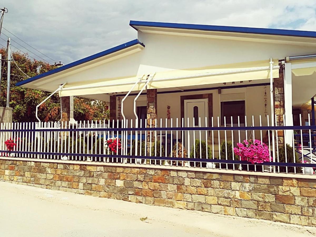 Villa Blue House Nea Kallikrateia ภายนอก รูปภาพ