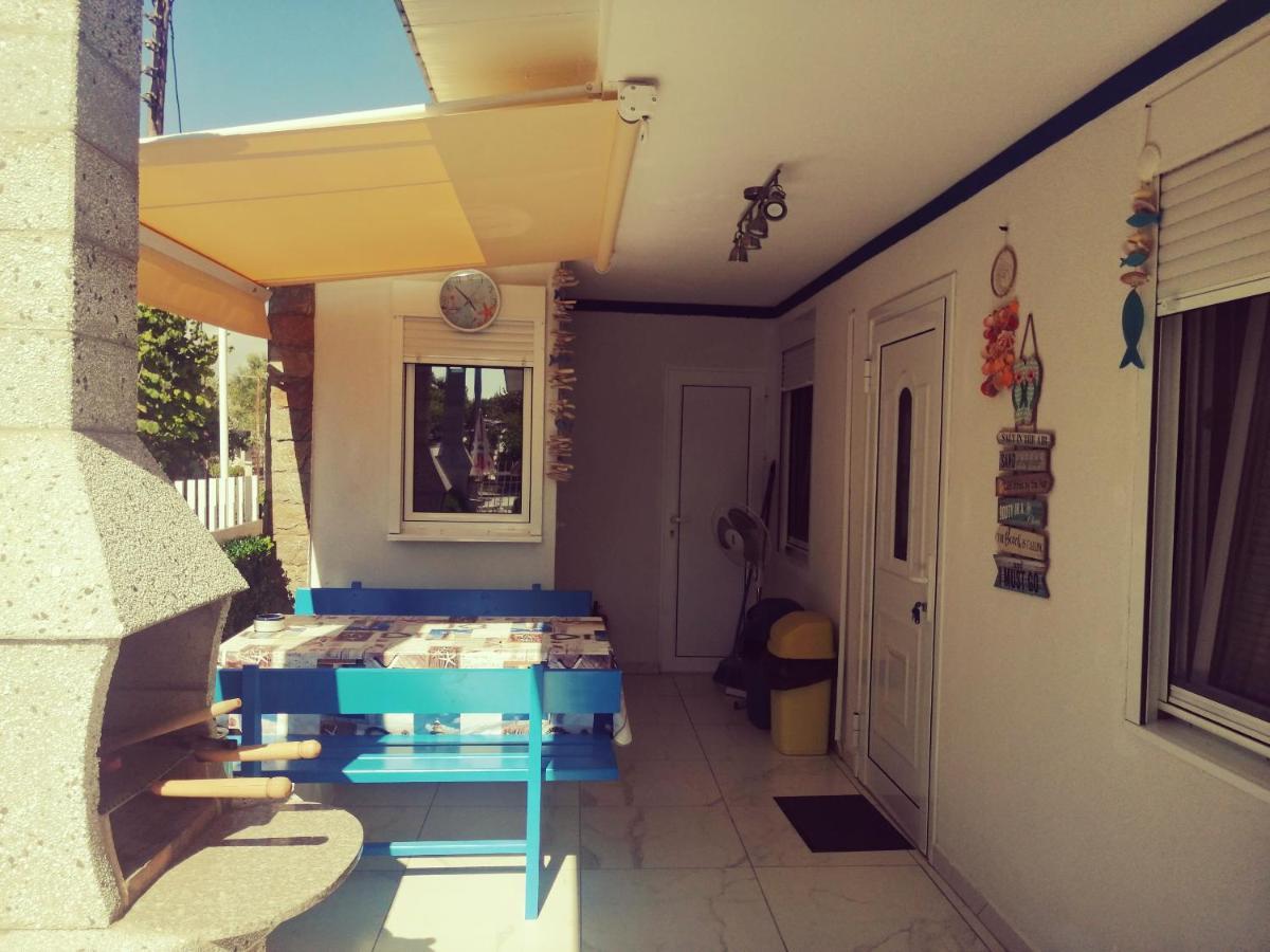 Villa Blue House Nea Kallikrateia ภายนอก รูปภาพ